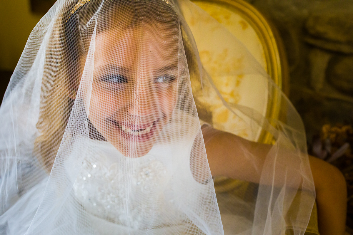 bride-daughter-smiling