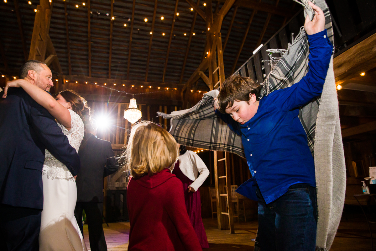 silverbrook-farm-reception-kids-dancing